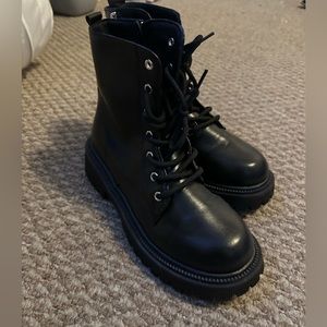 Asos women’s combat boots black size 8